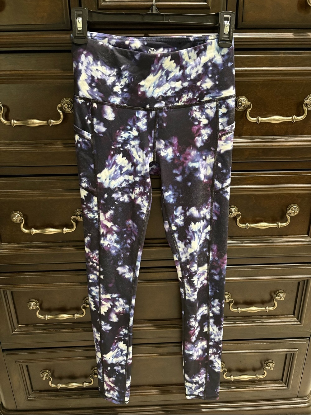 GAIAM Women’s Purple and White Tie-Dye Active Compression 3/4 Leggings - Sz XS